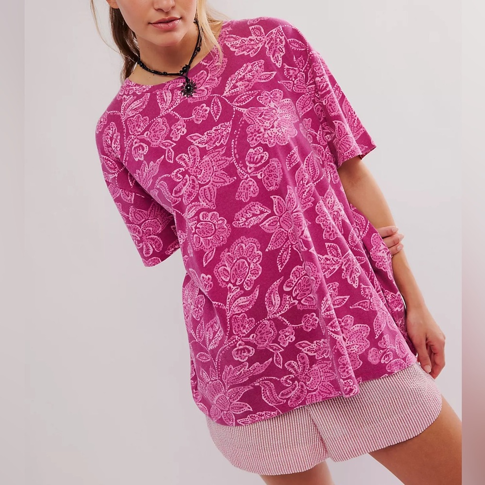 Free People We The Free Nina Printed Tee in Magenta Combo size medium